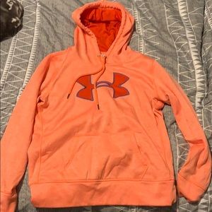 Under Armour sweat shirt